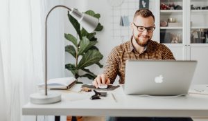 ¿Debo tener una página web?